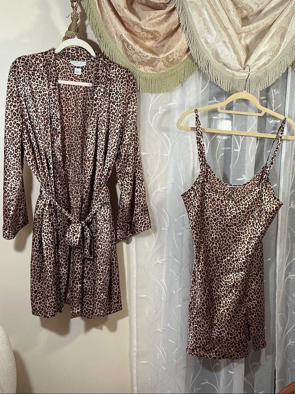 Morgan Taylor Intimates Leopard Print Satin Slip Cami & Robe Set  Sz L Mob wife